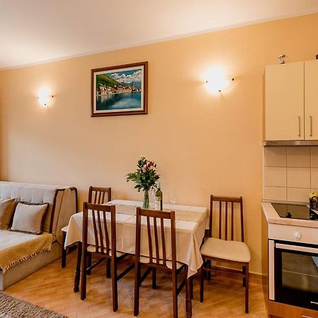 Apartments Gudelj Kamenari Eksteriør billede