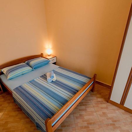 Apartments Gudelj Kamenari Eksteriør billede